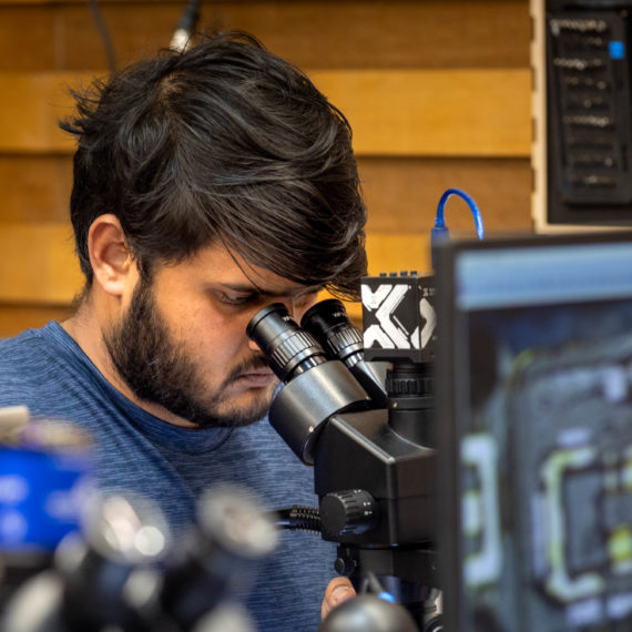 iFixit Pro Repair Academy USA microscope